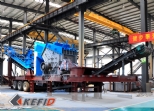 Mobile crushing plant in assembly